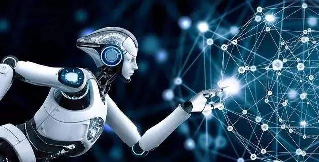 聚焦两会 | 加快制造业数字化转型